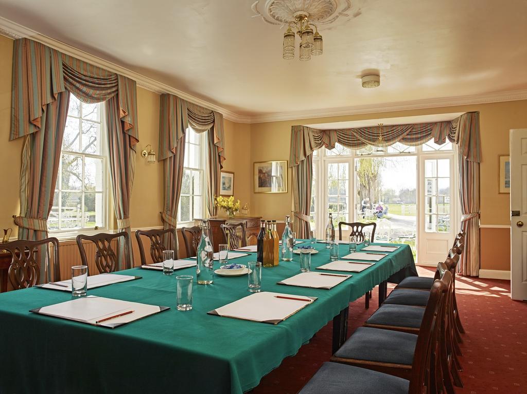 Corse Lawn House Hotel Exterior photo
