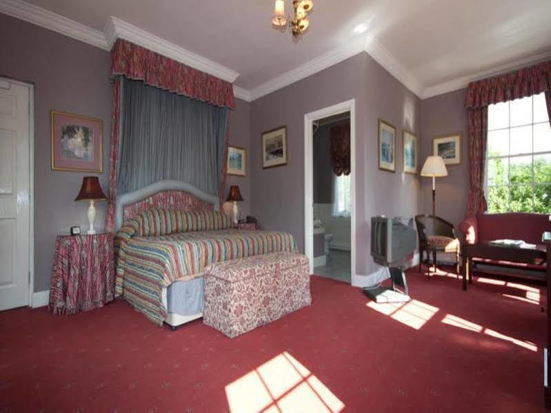 Corse Lawn House Hotel Exterior photo