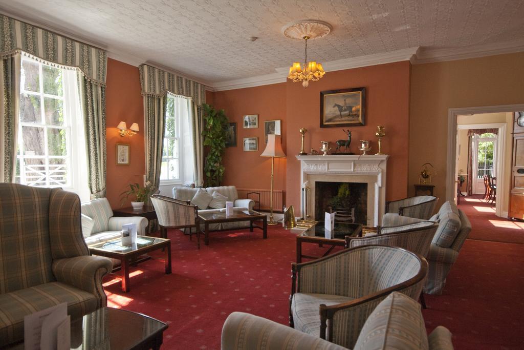 Corse Lawn House Hotel Exterior photo